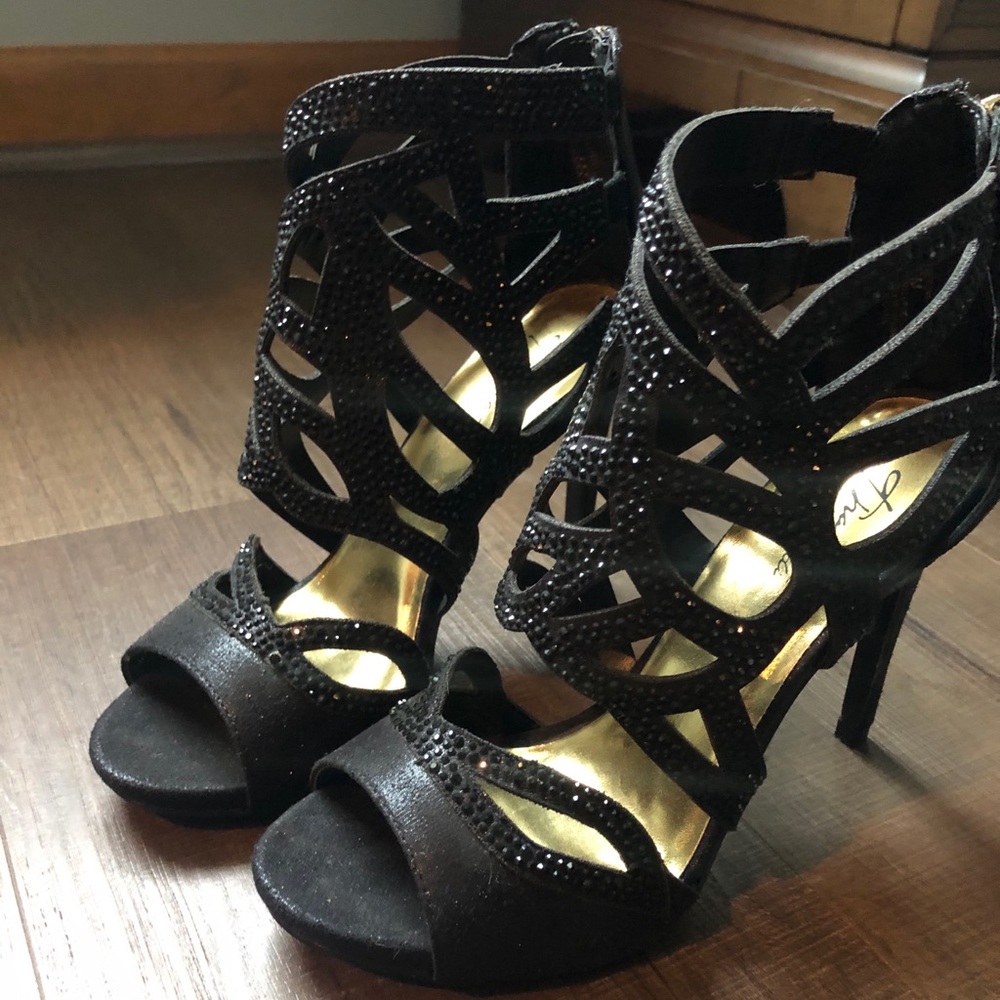 Thalia sodi 4” heels